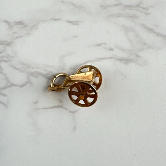 1/20 12K Gold Filled Wagon Or Wheelbarrow Charm Pendant Vintage Style Jewelry - Picture 6 of 6